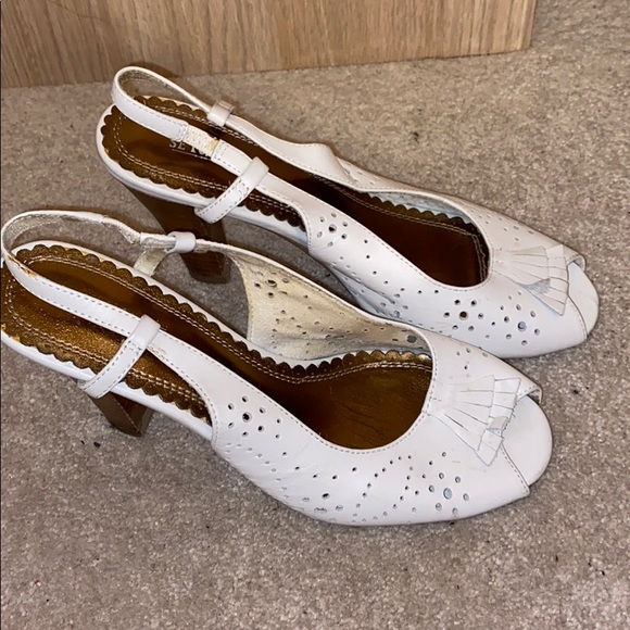 white shoes - Picture 4 of 4